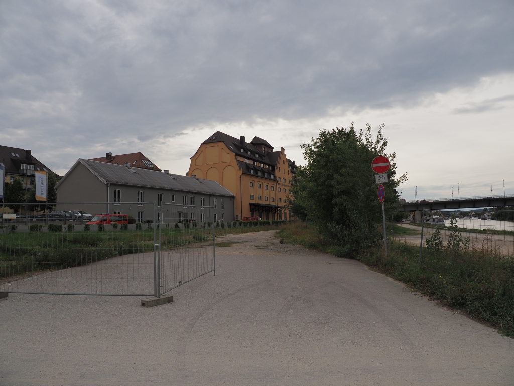 EM125466.JPG