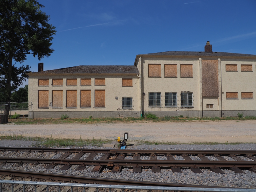 EM121844.JPG