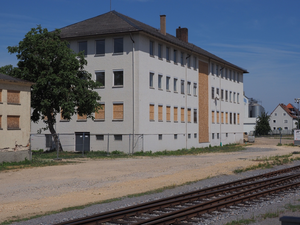 EM121852.JPG