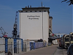 EM121903.JPG