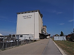 EM121928.JPG