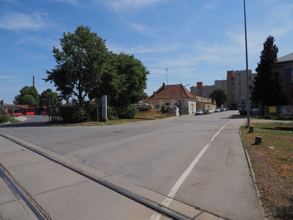EM121887.JPG