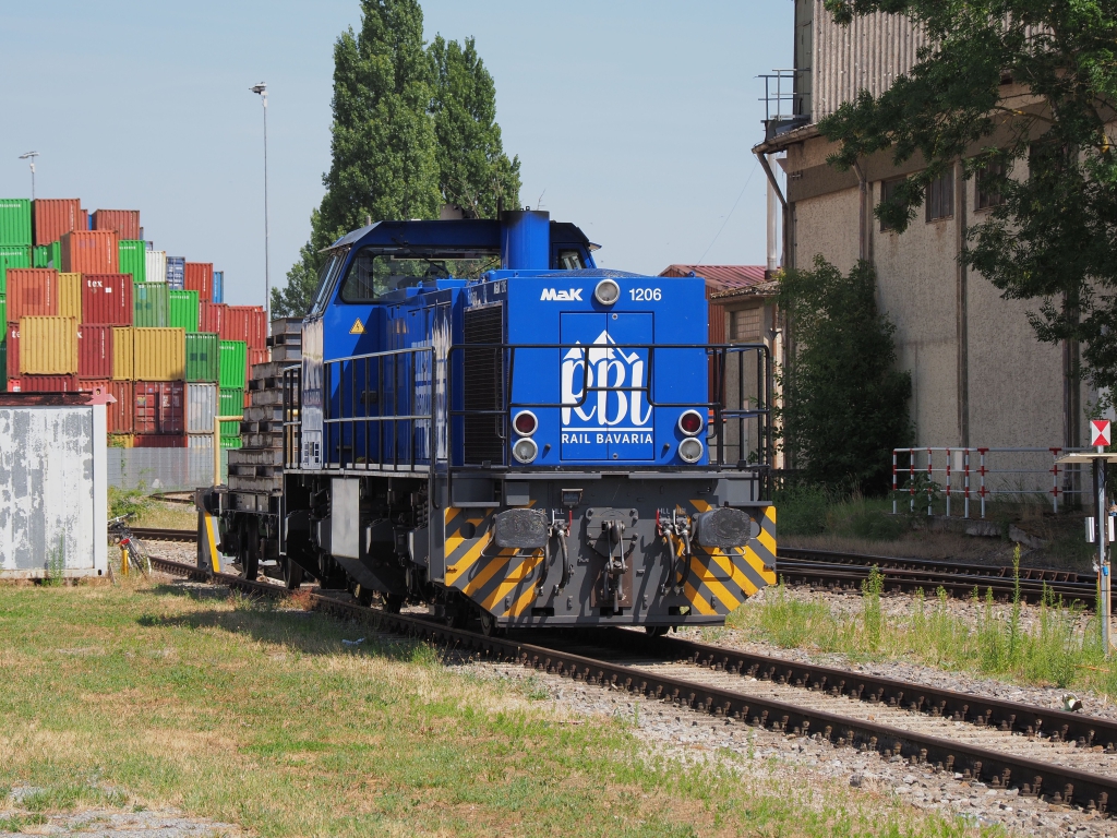 EM121924.JPG